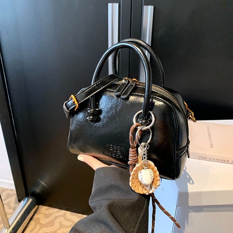 Cross-border high-end niche bag women's autumn and winter retro 2024 fashion crossbody bag women's portable bowling bag