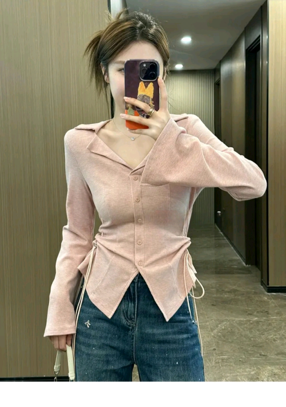 Large size fashionable and versatile top with slim waist design and lapel pit strips