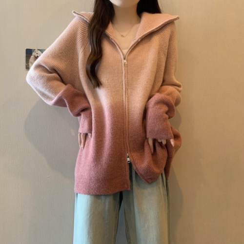 Large size autumn and winter fat mm unique niche large lapel sweater design gradient cardigan jacket