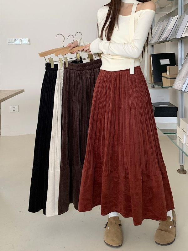 Plus size 2024 autumn and winter velvet skirt pleated mid-length slim skirt