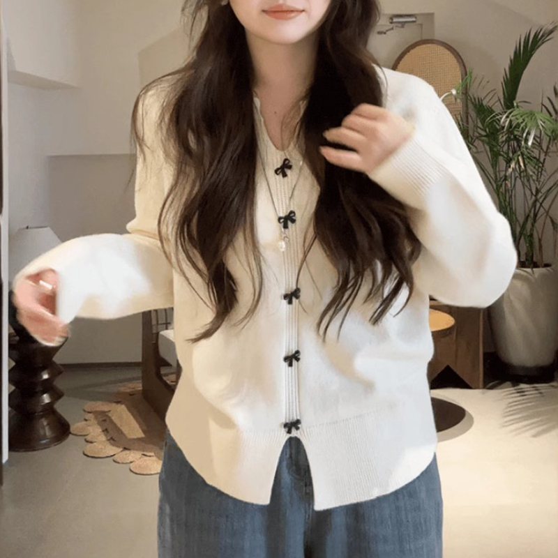 Large size relaxed autumn and winter chic tops for women with fat mm, slim, loose and chic casual inner long-sleeved knitted sweater