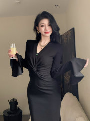 2024 New Sexy Fishtail V-Neck Thick Knitted Bottoming Dress Slim Fit Sister-style Long Skirt