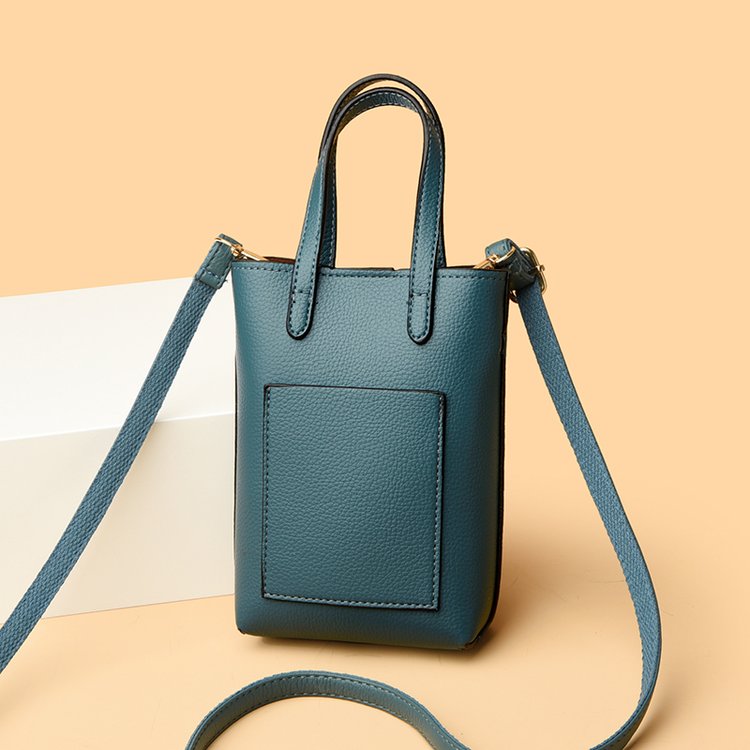 Mobile phone bag for women 2024 new style simple cowhide versatile shoulder bag lightweight mobile phone bag crossbody genuine leather small bag