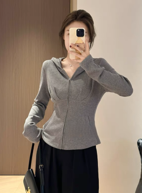 Wang et al fat custom casual party 2024 spring and autumn new long-sleeved hooded knitted top