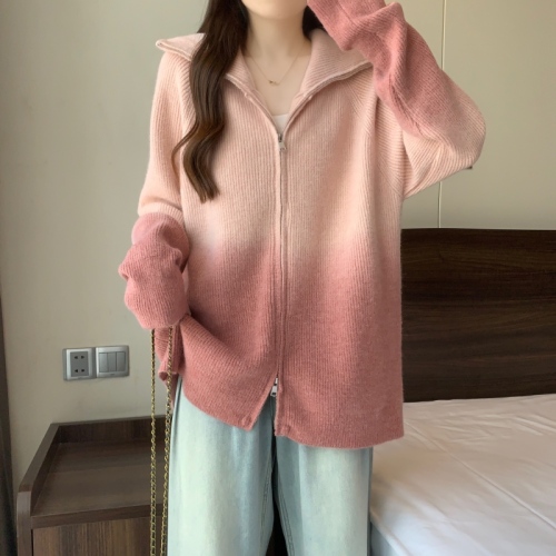Large size autumn and winter fat mm unique niche large lapel sweater design gradient cardigan jacket