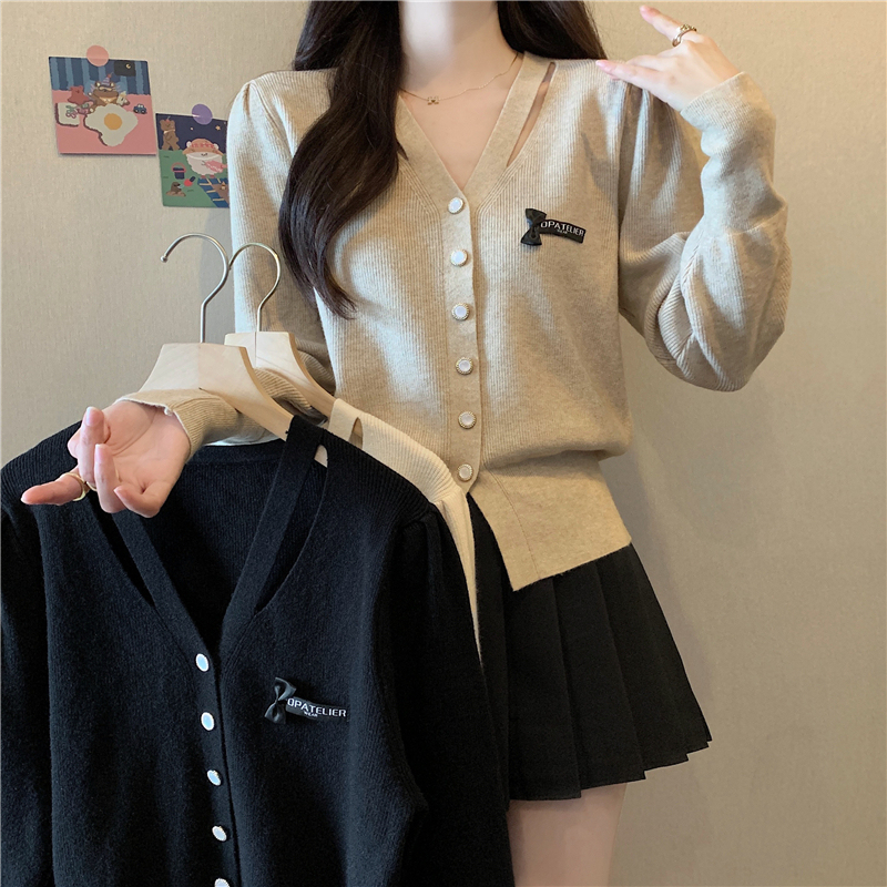 Plus size women's belly-covering single-breasted V-neck sweater for women in autumn and winter, slim fit and versatile long sleeves for fat women