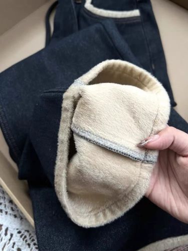 Retro plus velvet thickened straight jeans for women in autumn and winter plus size fat mm design high waist loose slimming wide leg pants