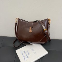 Korean niche design fashionable work and commuting bag for women 2024 autumn and winter new retro single shoulder armpit bag