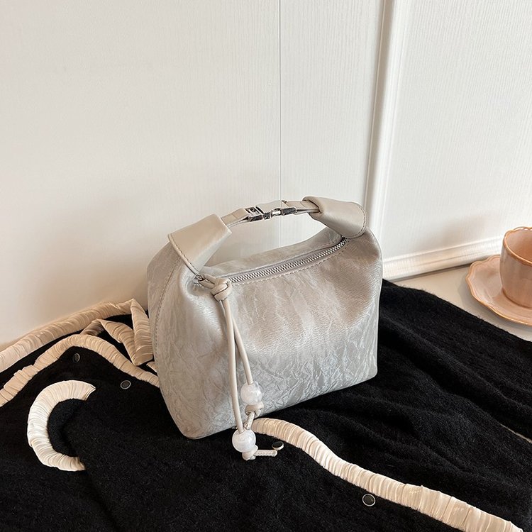 Niche velvet portable armpit small bag for women 2024 new trendy fashion shoulder bag high-end western style crossbody bag