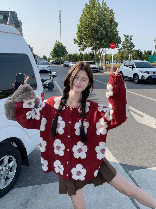 Fat MM pearl button temperament flower flocked sweater cardigan