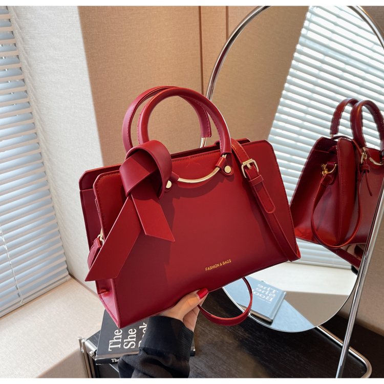 Wedding bag, high-end bag, women's new crossbody bag, large capacity commuting red wedding bride handheld shoulder bag