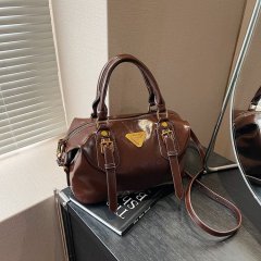 High-end niche design bag for women 2024 new retro versatile crossbody bag casual commuting portable pillow bag