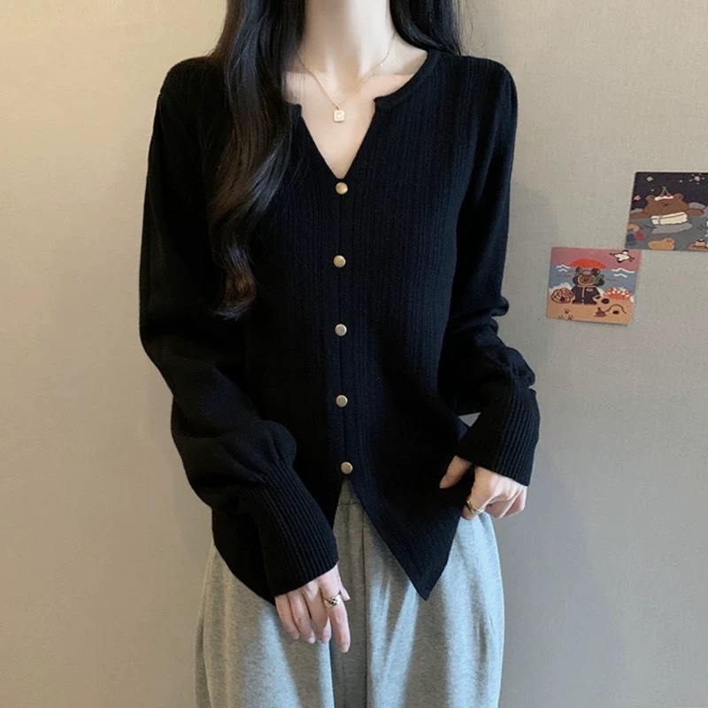 Plus size women's 2024 autumn and winter new v-neck knitted sweater fat girl looks slim and covers the belly with bottoming right shoulder top