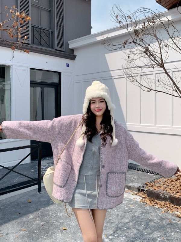 Large size Korean style fashionable small style woolen coat autumn and winter loose and versatile v-neck slimming coat for women