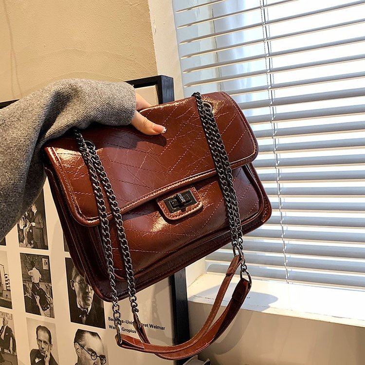 Commuting niche chain bag women's autumn and winter new fashion single shoulder crossbody bag high-end hobo bag