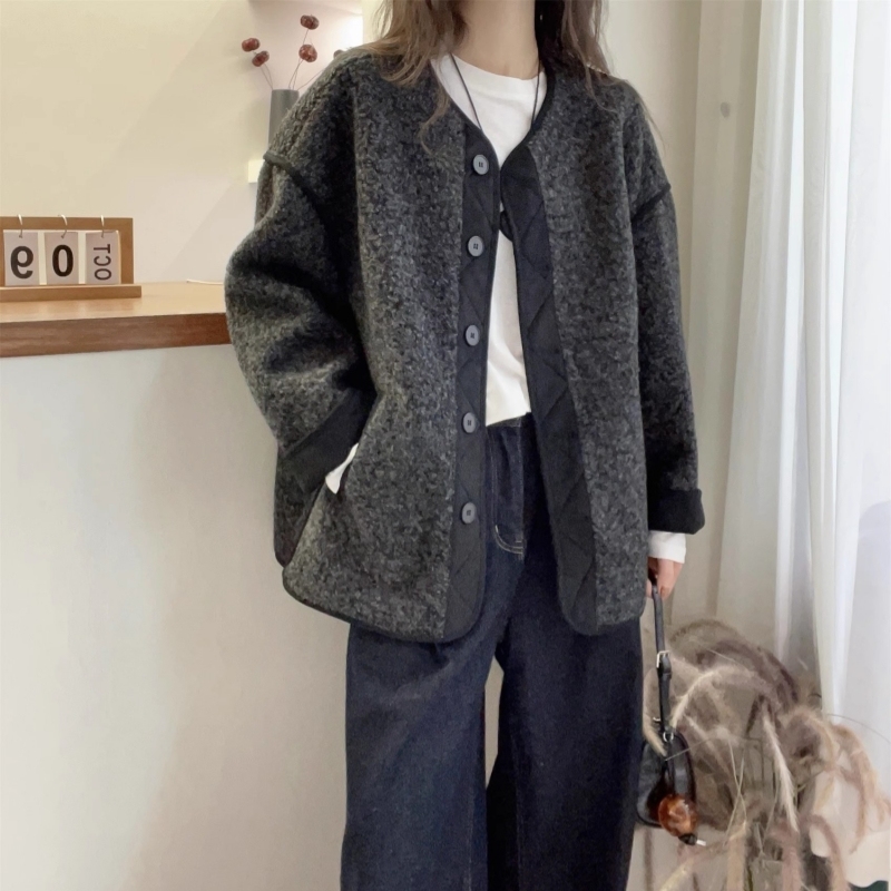 Winter retro spliced ​​fur all-in-one jacket, loose, fashionable, simple and casual, lamb wool warm and lazy style top