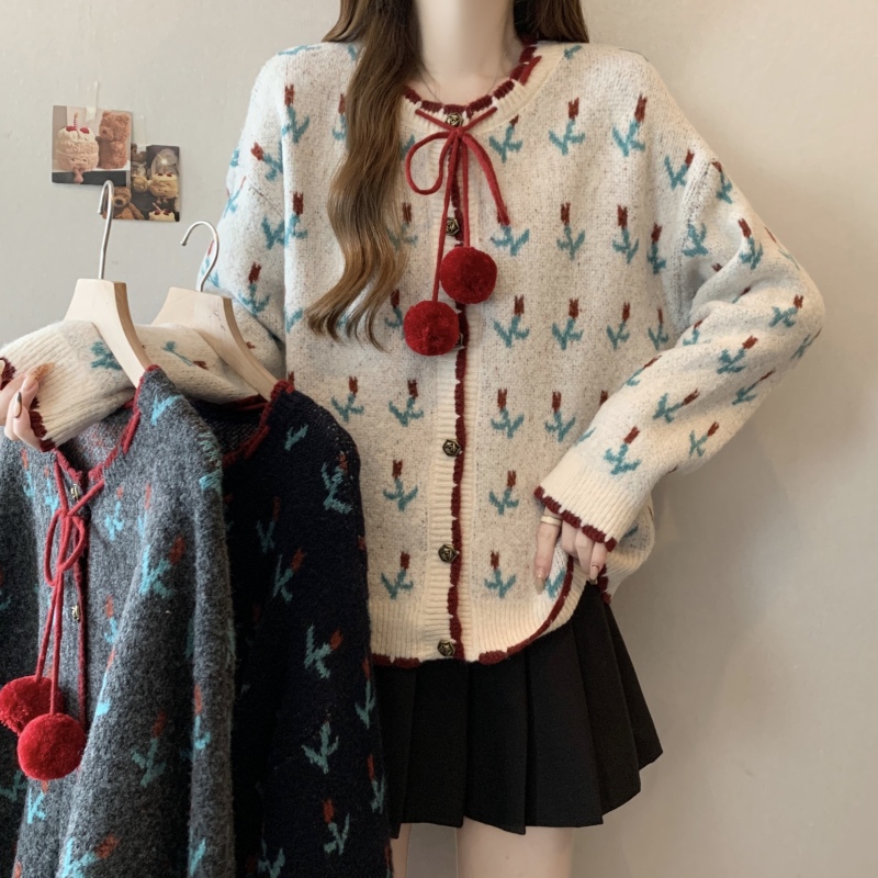 Large size fat mm autumn and winter new jacquard retro sweater sweater contrasting cardigan jacket design looks slim