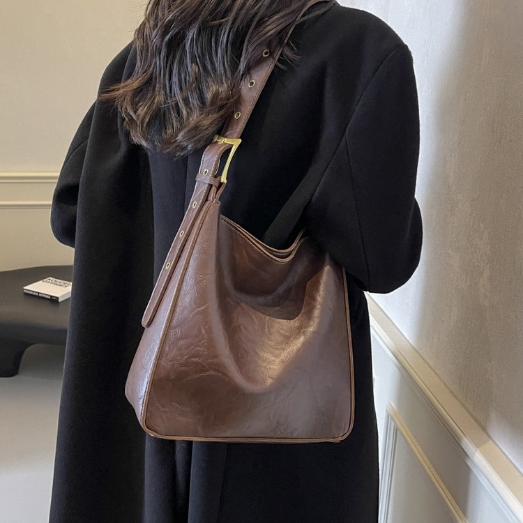 Casual Fashion Crossbody Bag 2024 Autumn New Simple Western Style Women's Bag Textured Solid Color Crossbody Small Bucket Bag