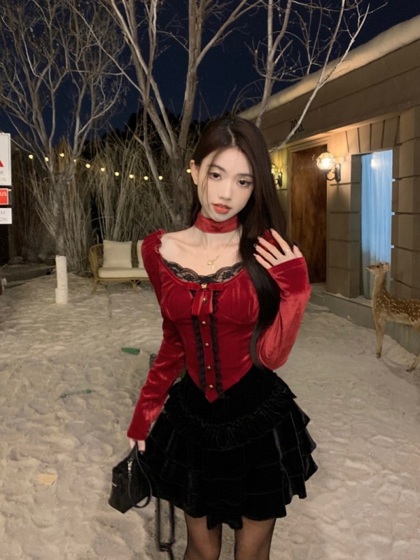 2024 new autumn hot girl square neck lace stitching bow velvet top + cake skirt