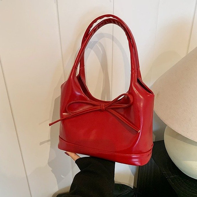 Foreign trade high-end niche red bag for women 2024 new versatile shoulder armpit bag exquisite handheld small bag