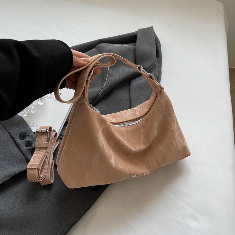 Large capacity bag for women spring and summer versatile 2024 new fashion niche design single shoulder crossbody bag popular dumpling bag
