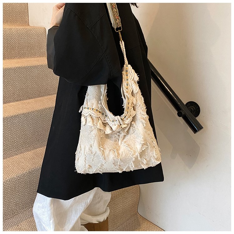 2024 retro literary holiday style tassel daily lightweight cloth bag versatile large capacity single shoulder crossbody bag