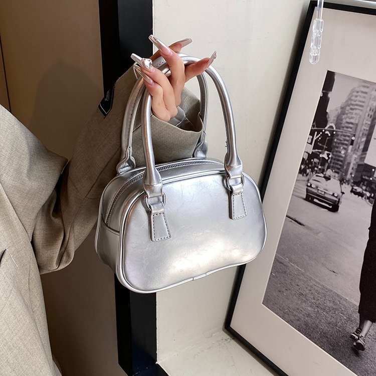 2024 new crossbody bag for women Korean style niche design portable small square bag light luxury armpit bowling bag