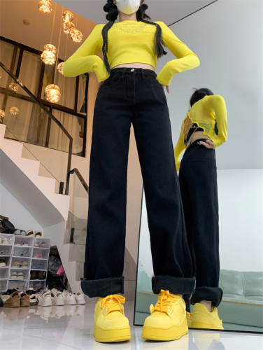 Velvet thickened straight loose large size wide leg jeans for women 2024 autumn and winter new style student fat MM trousers