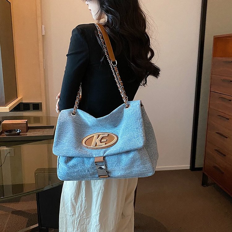 COPC Ou Chuang This year's popular super popular niche design bag new women's bag summer versatile chain