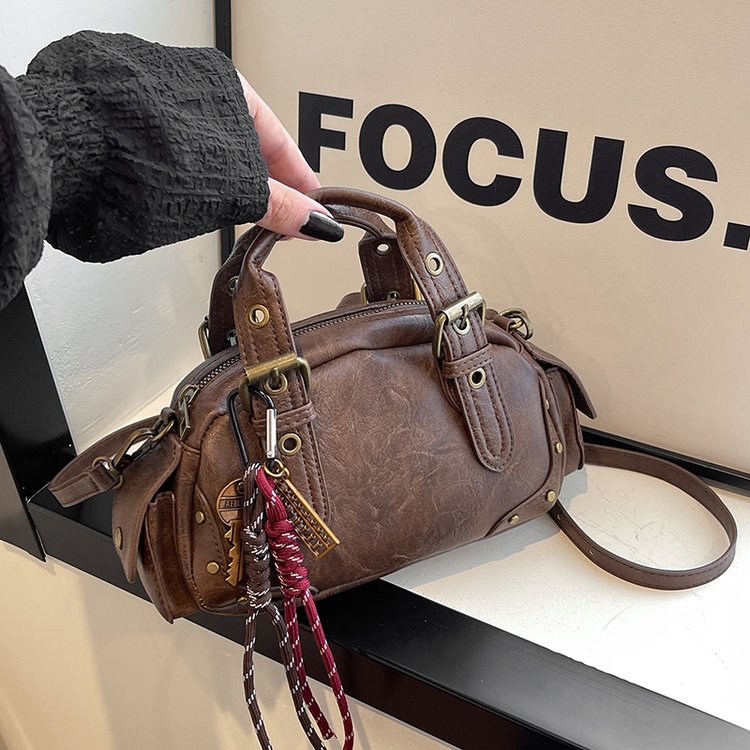 Retro bowling bag for women 2024 new niche high-end portable hot girl motorcycle bag shoulder crossbody bag