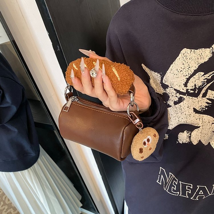 2024 Autumn and Winter New Women's Bucket Bag European and American Retro Mini Handbag Cute Pendant Key Portable Small Bag
