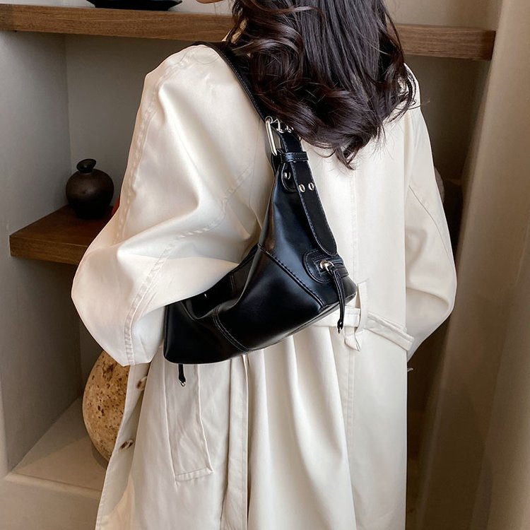 Cool girl niche design leather zipper shoulder portable underarm bag retro European and American 2024 new bag