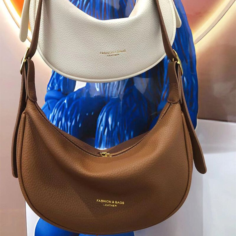 Autumn and winter retro niche design bags, new women's bags, popular versatile crossbody bags, Internet celebrity texture dumpling bags