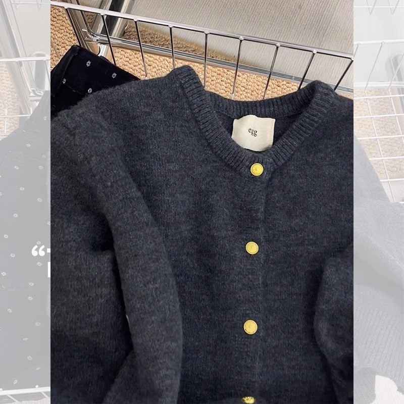 Dark gray Korean retro style thickened cardigan sweater jacket for women in autumn and winter, late autumn and early winter, knitted sweater