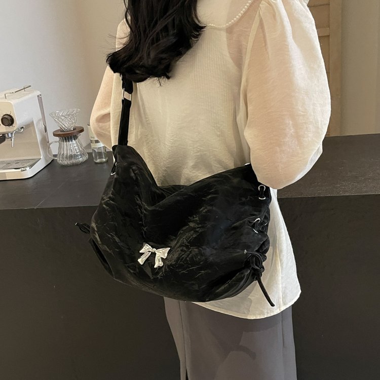 Swan Lake Armpit Bag 2024 Summer New Chain Bag Niche Design Shoulder Bag Fashion High Quality Handbag