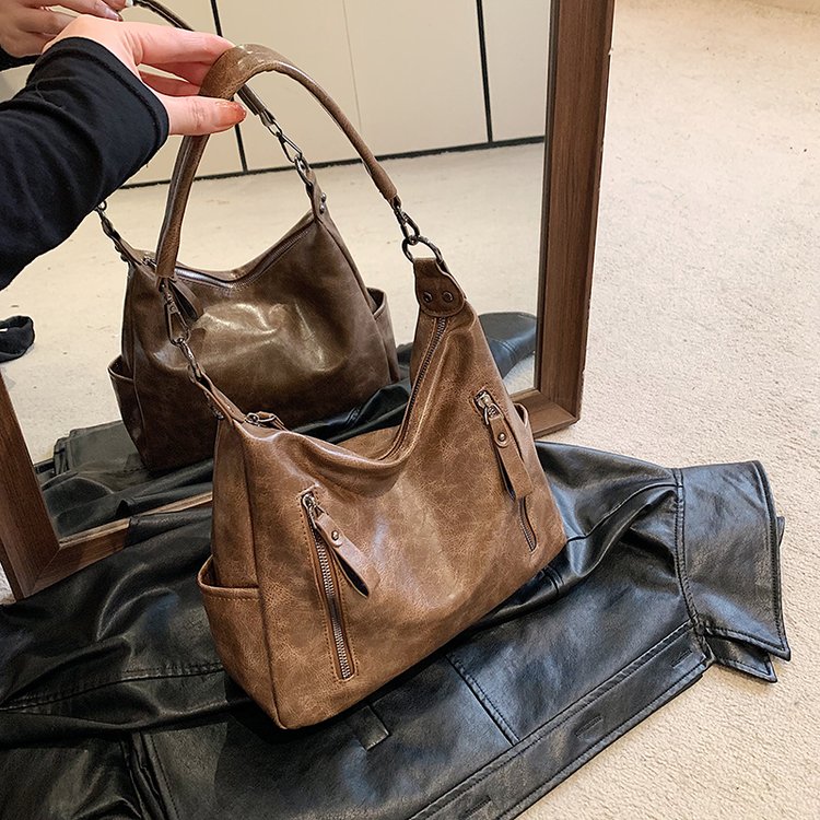 2024 niche design new women's bag autumn and winter retro large capacity armpit bag commuter shoulder crossbody bag