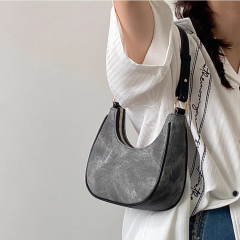High-end French niche underarm bag women's summer 2024 new commuter retro texture one-shoulder cross-body handbag