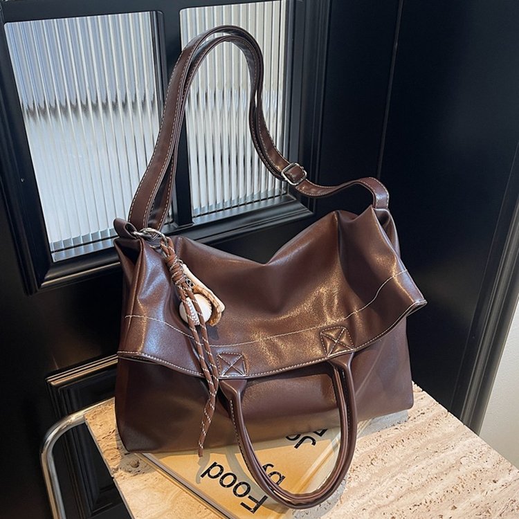 Retro portable large-capacity bag women's 2024 new commuter fashion tote bag casual crossbody bag armpit bag