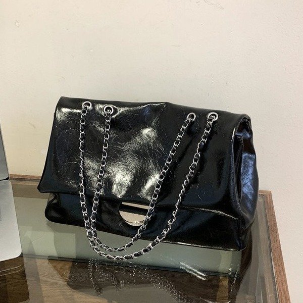 New retro simple large-capacity underarm tote bag for women, versatile autumn trendy chain shoulder crossbody bag