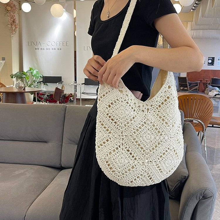 Manufacturer wholesale 2024 trendy fashionable crossbody handmade bag commuting versatile cotton braided rhombus women's bag