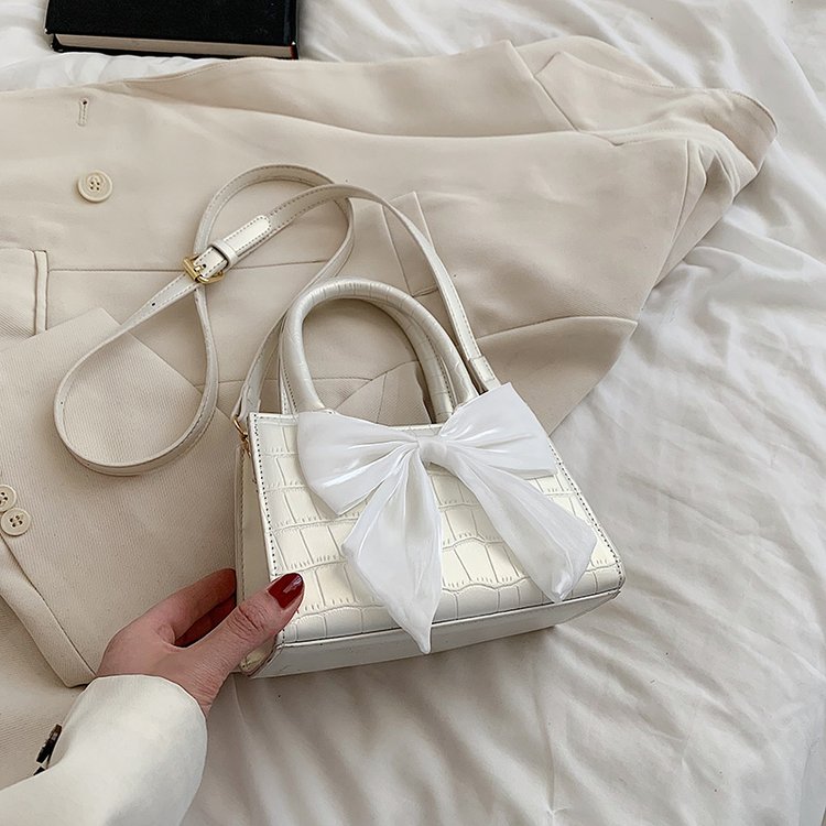 2024 new style fresh and sweet women's one-shoulder cross-body bag fairy style bow hand-held small square bag ready for sale