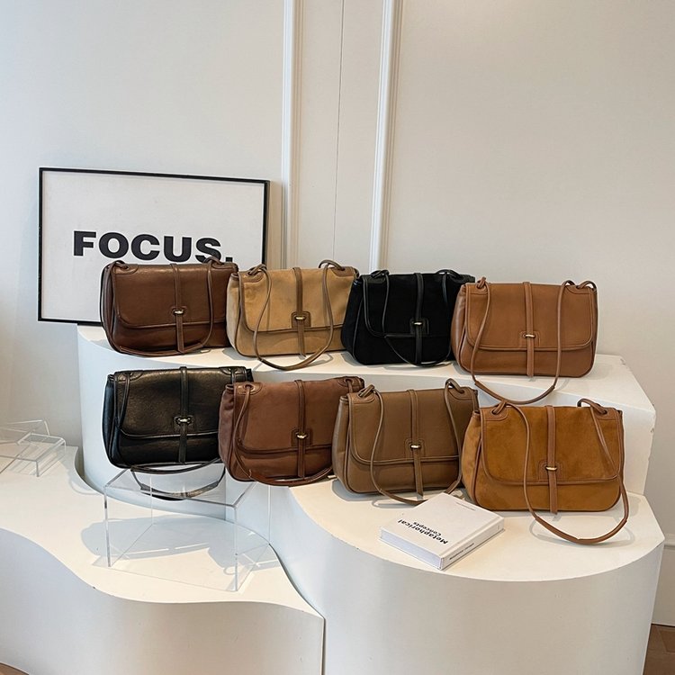 Niche lazy style messenger bag for women 2024 new spring and summer large capacity shoulder bag retro Maillard tote bag
