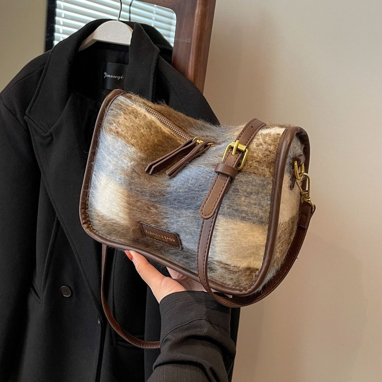 This year's popular Boston bag autumn and winter new niche design fashionable and versatile women's shoulder crossbody bag