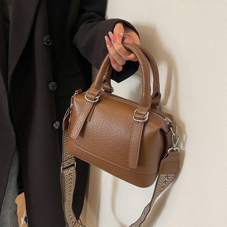 Portable bowling bag for women 2024 new trendy retro pillow bag versatile multi-functional shoulder crossbody bag
