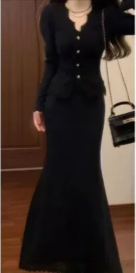 Black Korean women's winter suit with stretchy thickened lace V-neck top & high-waisted fishtail skirt