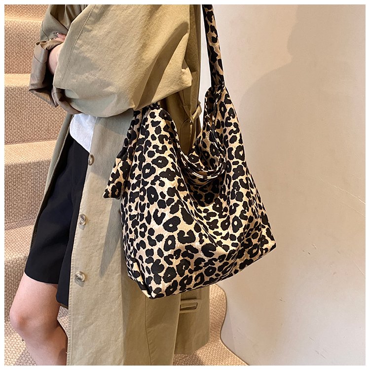 Ins style lazy leopard print one-shoulder cross-body tote bag!