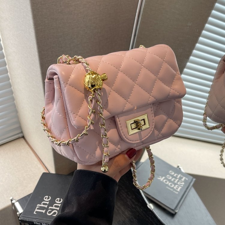 Ins hot selling fashion Korean style bag trendy and versatile rhombus women's bag chic chain shoulder crossbody bag wholesale