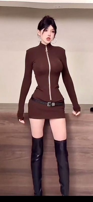 The dragon recommends the velvet bottoming skirt. The bottoming skirt is slim and temperamental, short, sexy, tight and slim-fitting for autumn.