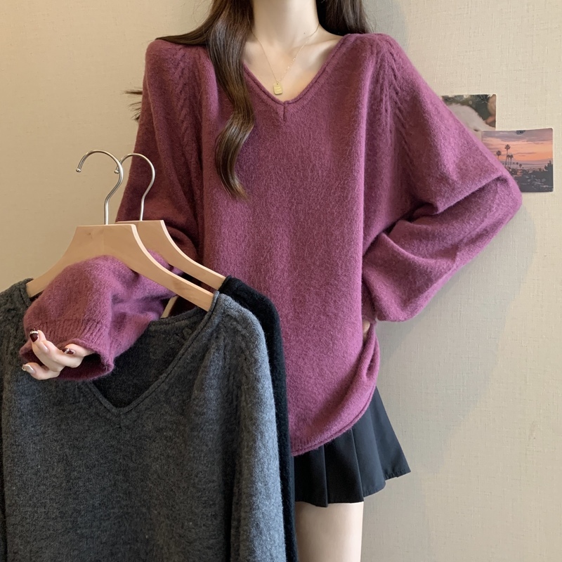 Large size thickened 2024 autumn and winter new loose lazy style V-neck sweater slimming belly-covering knitted top