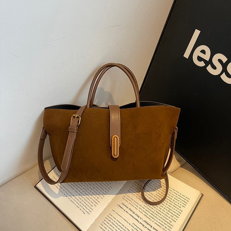 Large-capacity handbag women's 2024 new retro versatile commuter tote bag Korean fashion crossbody bag